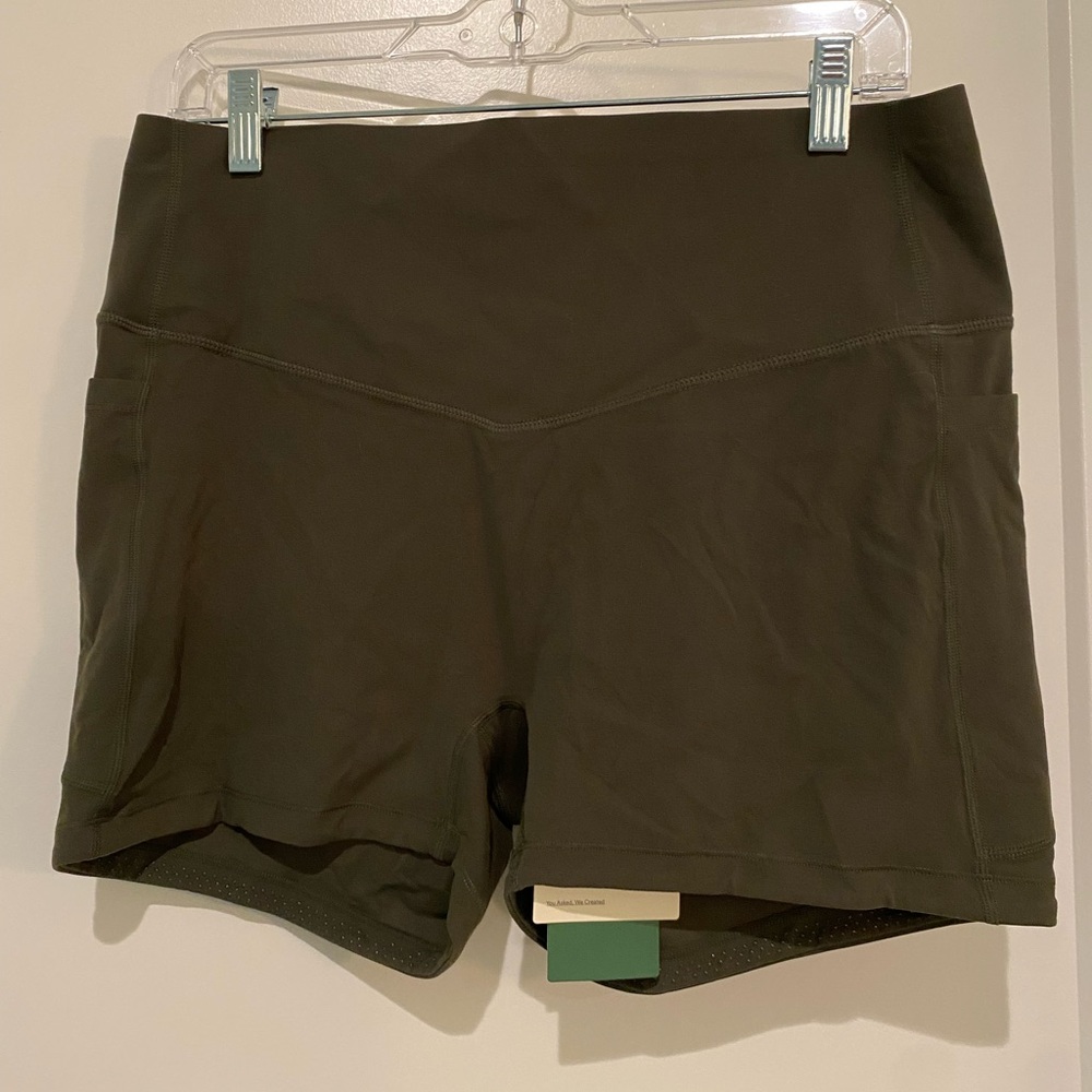 HALARA UltraSculpt SoCinched High Waisted 3” Bike Shorts in Green, size XL